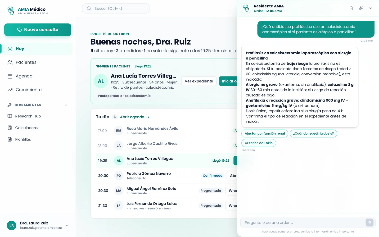 El Residente AMIA respondiendo en escritorio sobre profilaxis antibiótica para un paciente alérgico a penicilina.